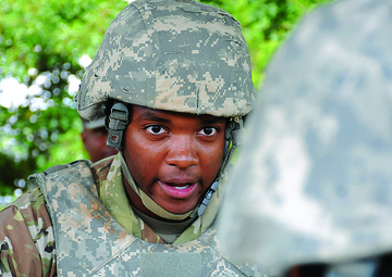 Warrant officer mentors young Soldiers