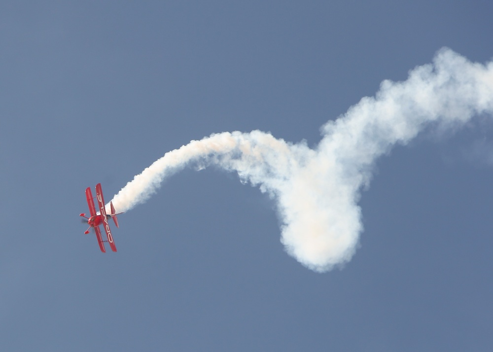 Sean D. Tucker Team &quot;Oracle&quot; 2018 MCAS Miramar Air Show