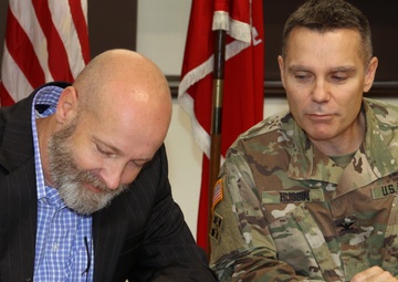 Corps, Drainage District Sign Feasibility Agreement for Tulsa-West Tulsa Levee Study