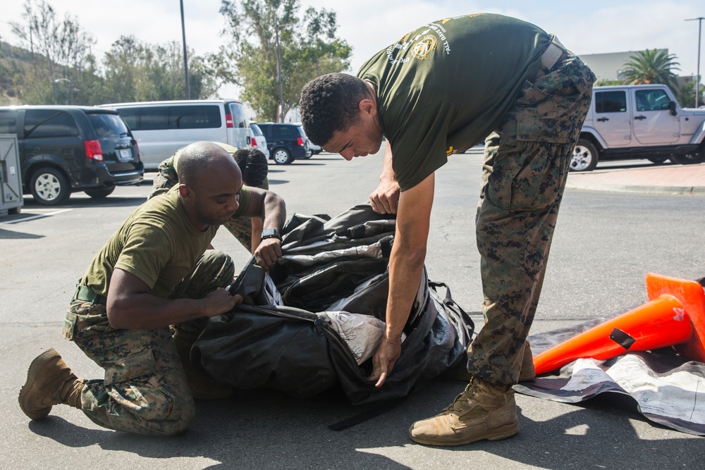 Marines establish a tactical Combat Operations Center