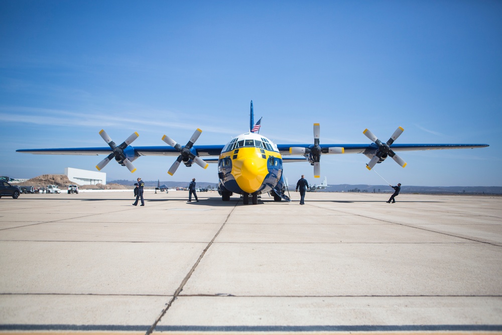 2018 MCAS Miramar Air Show: Fat Albert inspection
