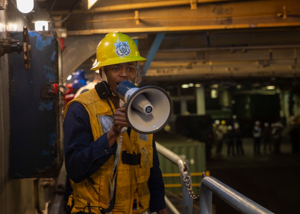 LCU onload  aboard Bonhomme Richard