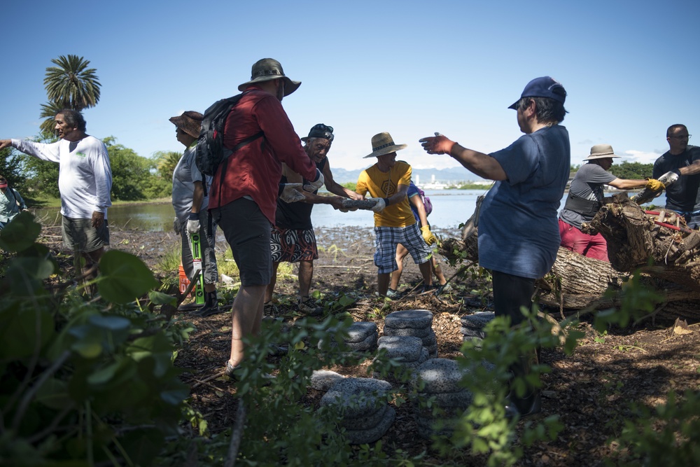 NAVFAC Hawaii CO leads Navy team, partners with local community to improve ancient Hawaiian fishpond