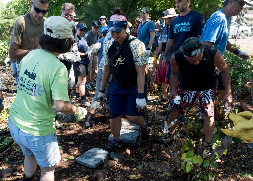 NAVFAC Hawaii CO leads Navy team, partners with local community to improve ancient Hawaiian fishpond