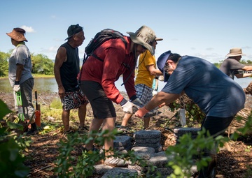 NAVFAC Hawaii CO leads Navy team, partners with local community to improve ancient Hawaiian fishpond