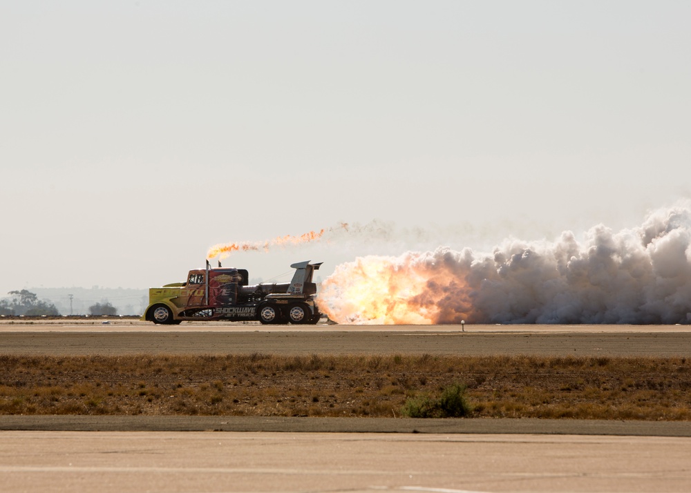 Shockwave Jet Truck races John Collver during  2018 MCAS Miramar Air Show