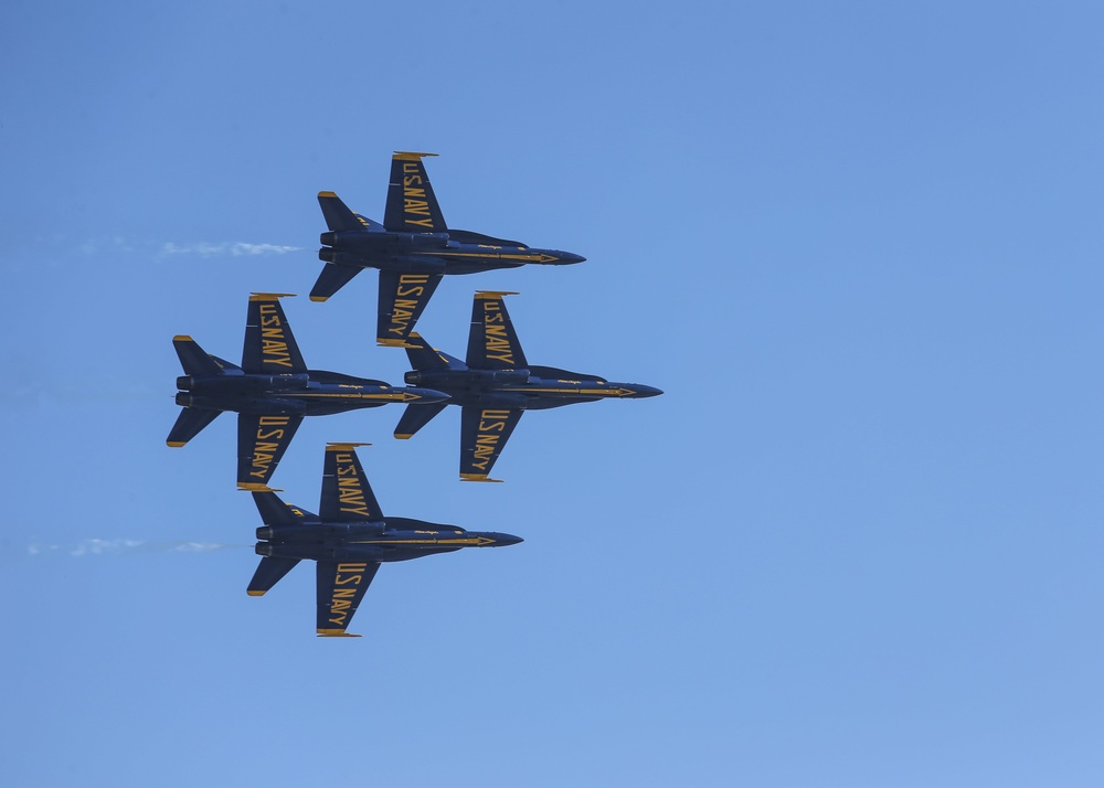 Blue Angels fly in 2018 MCAS Miramar Air Show