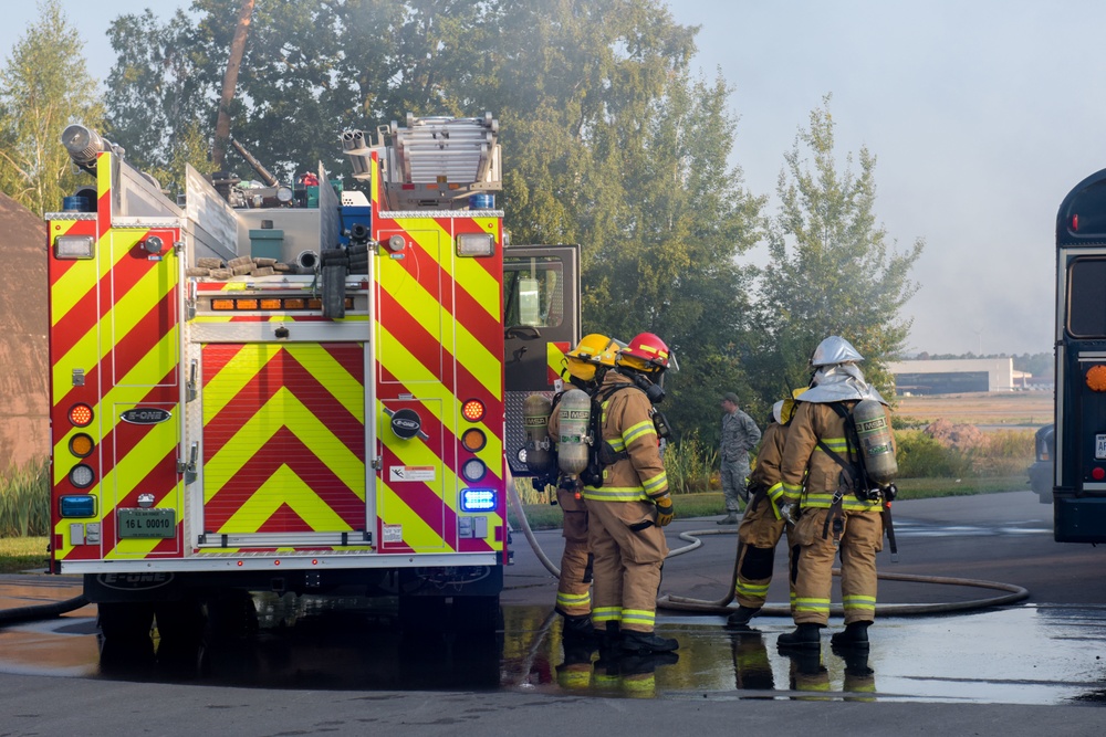 147th Civil Engineering Squadron fire fighters train at Silver Flag