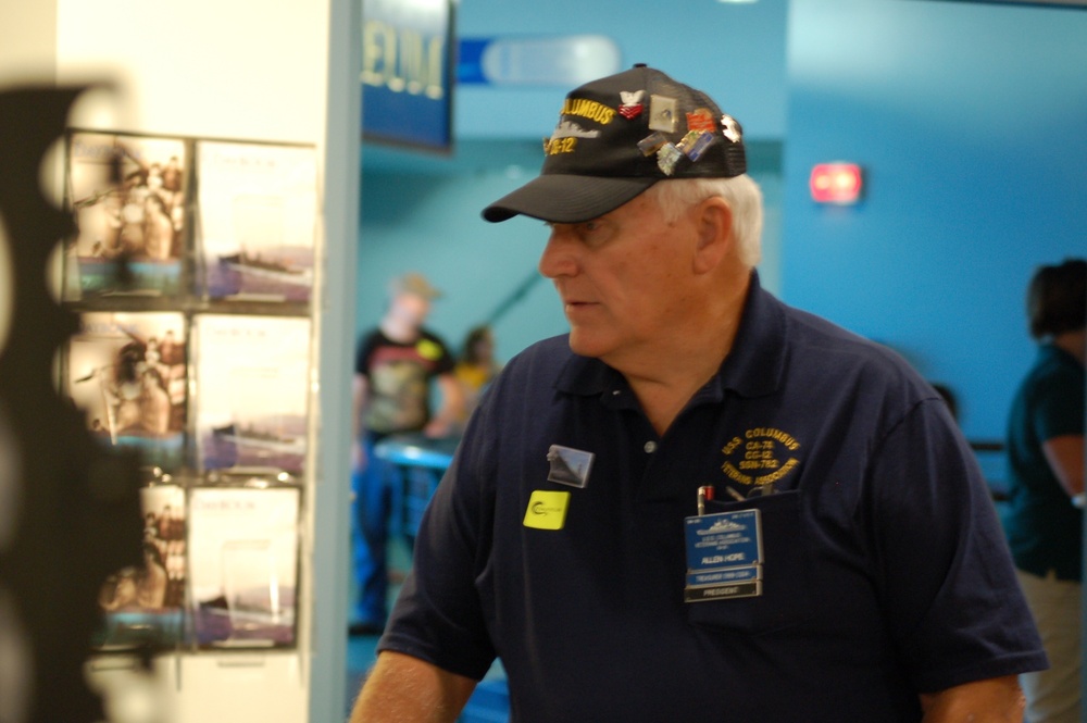 USS Columbus (CA-74/CG-12) veterans visit Naval Museum