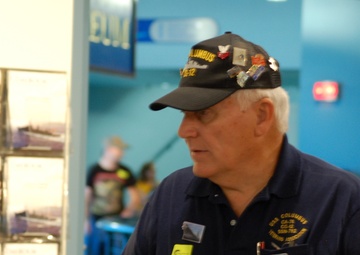 USS Columbus (CA-74/CG-12) veterans visit Naval Museum