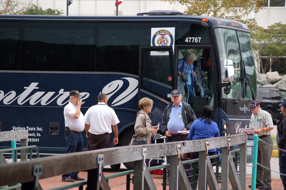 USS Columbus veterans visit Naval Museum