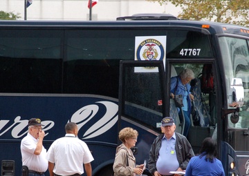 USS Columbus veterans visit Naval Museum