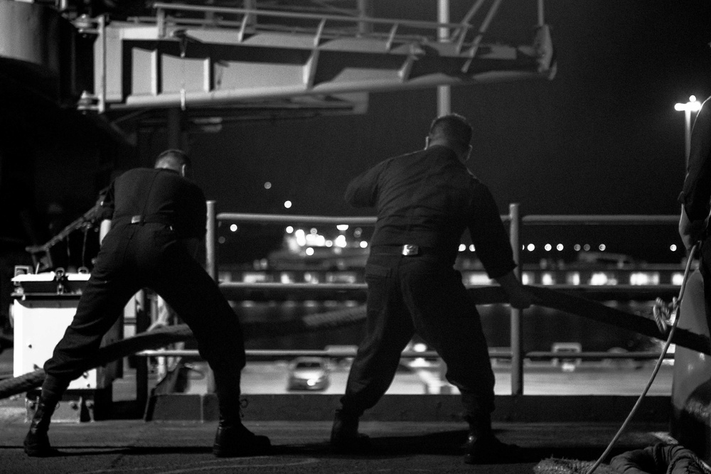 GHWB Returns to Home Port