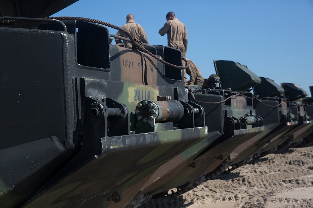 24th MEU Conduct an Amphibous Landing