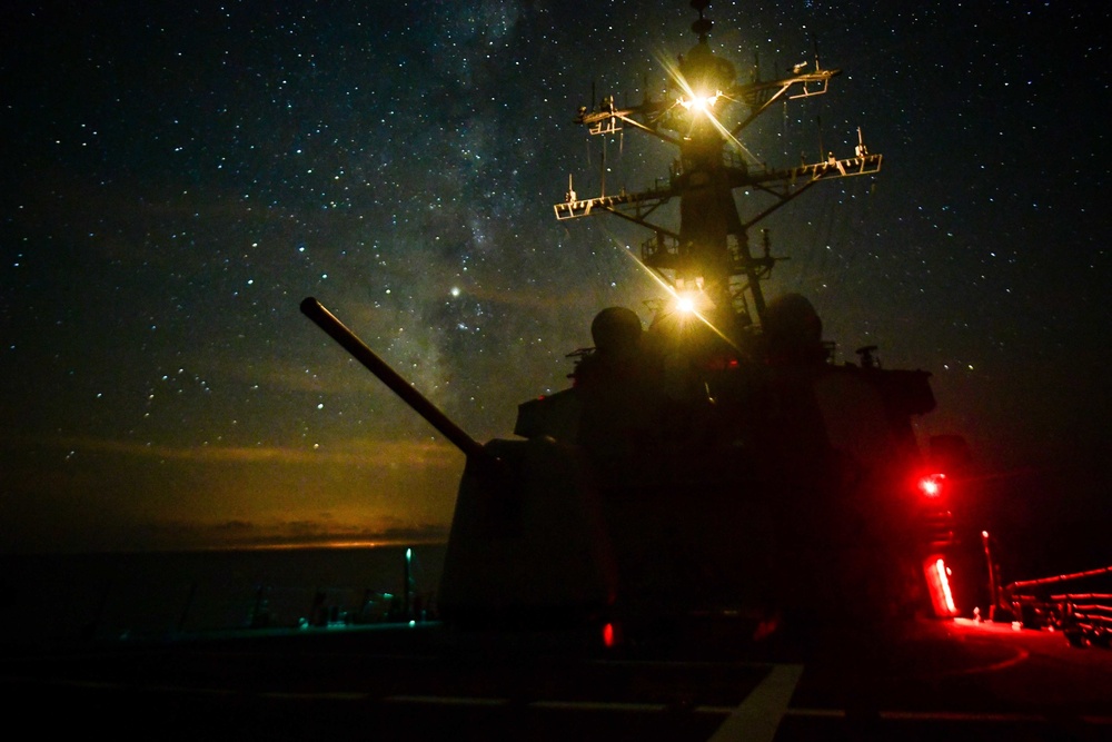 USS Ross (DDG 71) at night