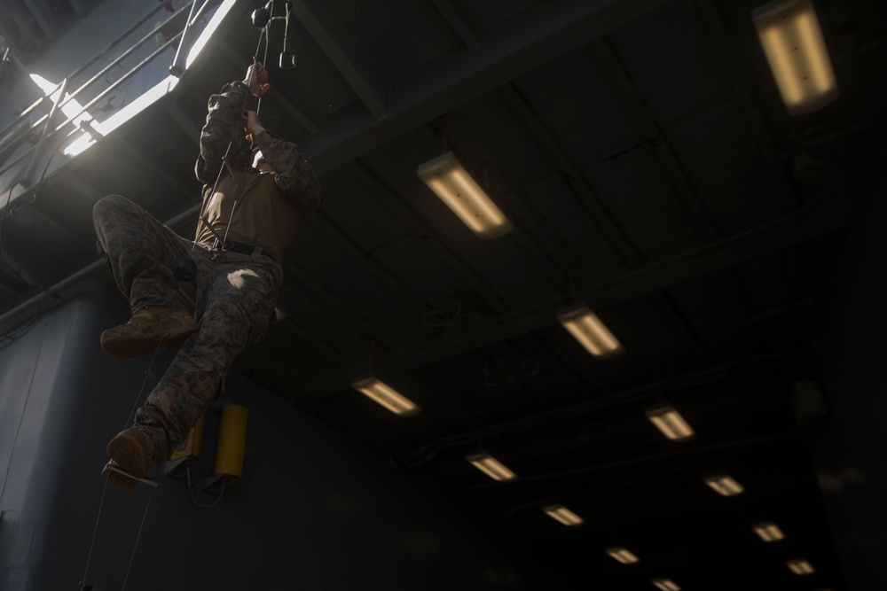 MRF Marines train for VBSS aboard the USS Ashland