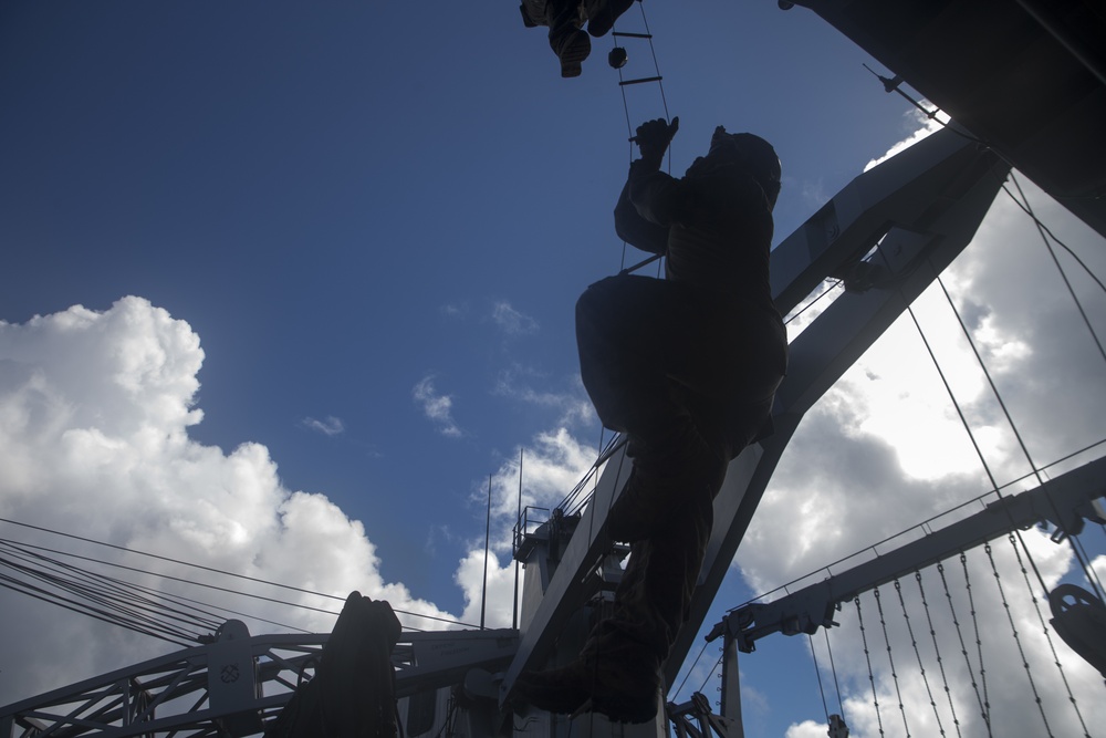 MRF Marines train for VBSS aboard the USS Ashland