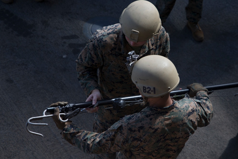 MRF Marines train for VBSS aboard the USS Ashland