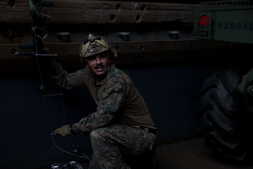 MRF Marines train for VBSS aboard the USS Ashland