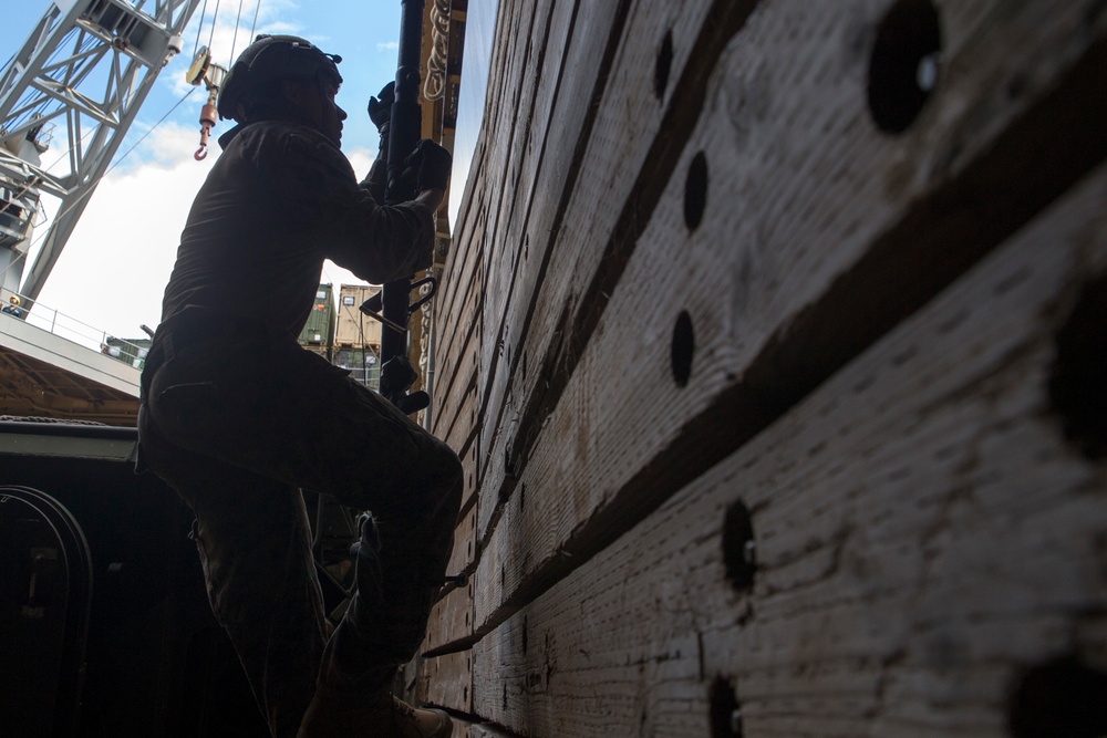 MRF Marines train for VBSS aboard the USS Ashland