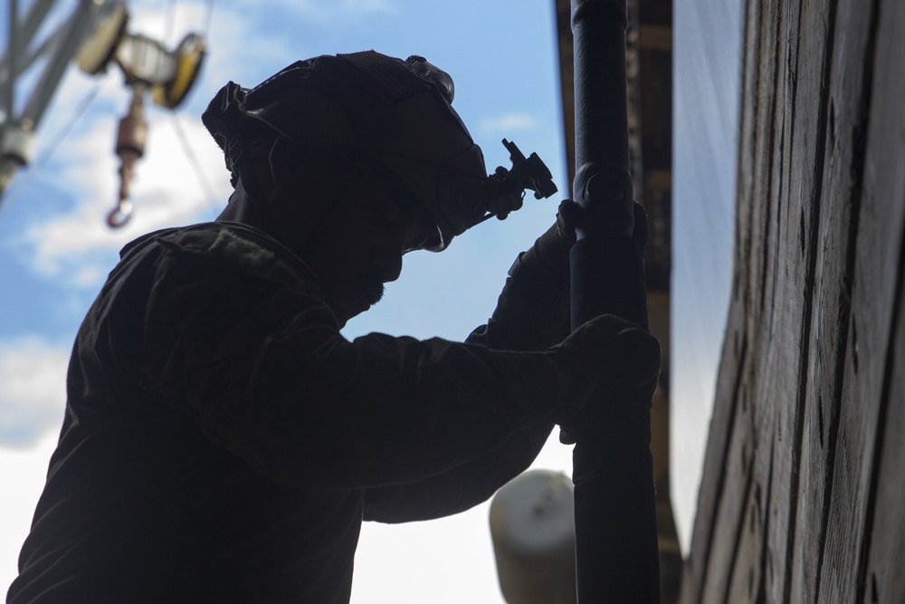 MRF Marines train for VBSS aboard the USS Ashland