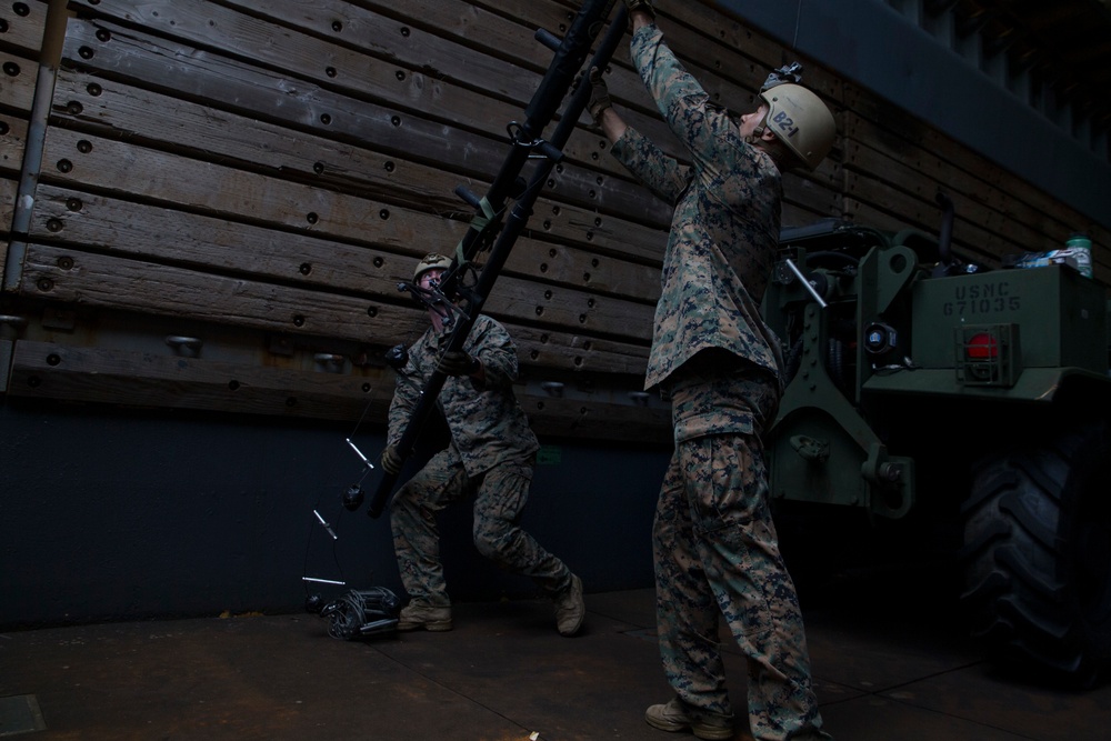 MRF Marines train for VBSS aboard the USS Ashland