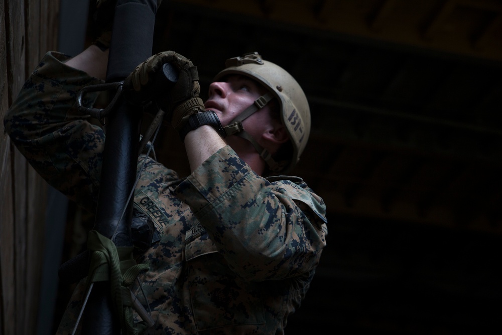 MRF Marines train for VBSS aboard the USS Ashland