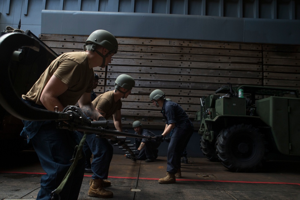 MRF Marines train for VBSS aboard the USS Ashland