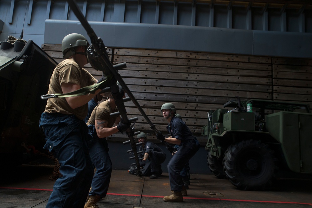 MRF Marines train for VBSS aboard the USS Ashland