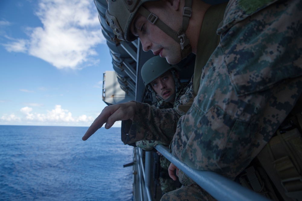 MRF Marines train for VBSS aboard the USS Ashland