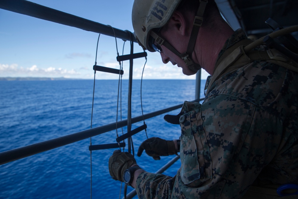 MRF Marines train for VBSS aboard the USS Ashland