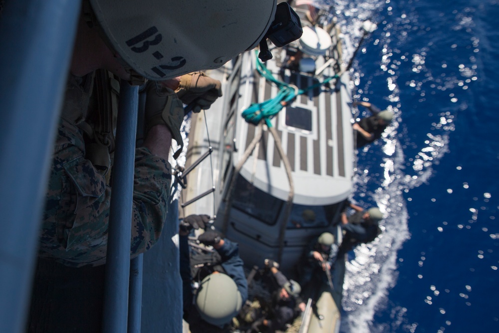 MRF Marines train for VBSS aboard the USS Ashland