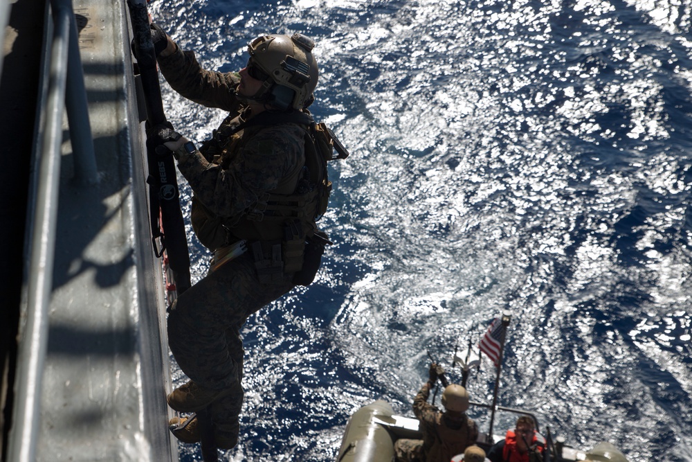 MRF Marines train for VBSS aboard the USS Ashland