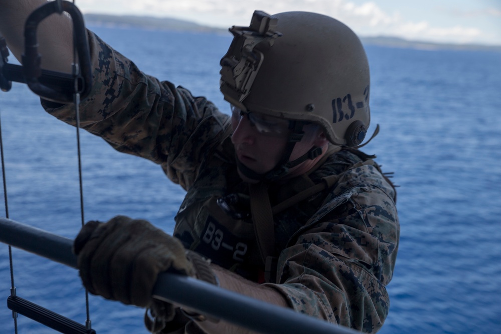 MRF Marines train for VBSS aboard the USS Ashland