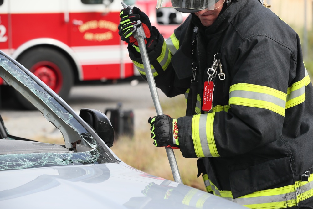 New Jersey Firefighters train with extrication tools