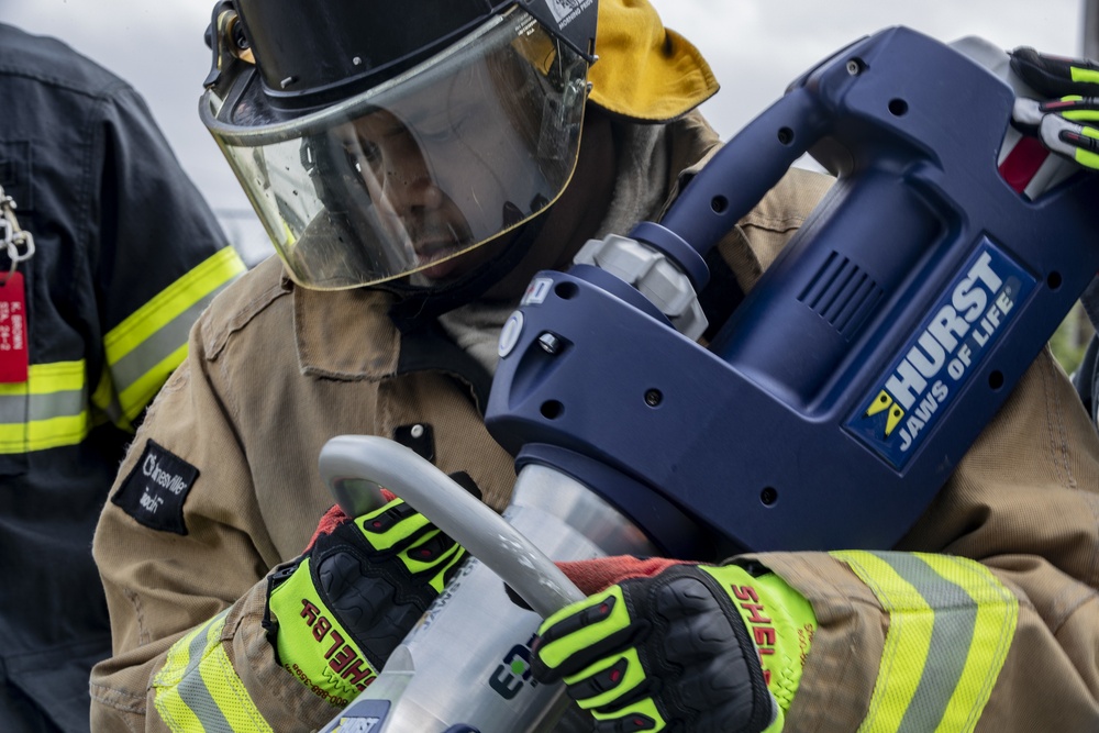 New Jersey Firefighters train with extrication tools