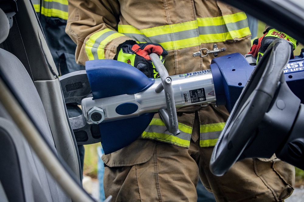 New Jersey Firefighters train with extrication tools