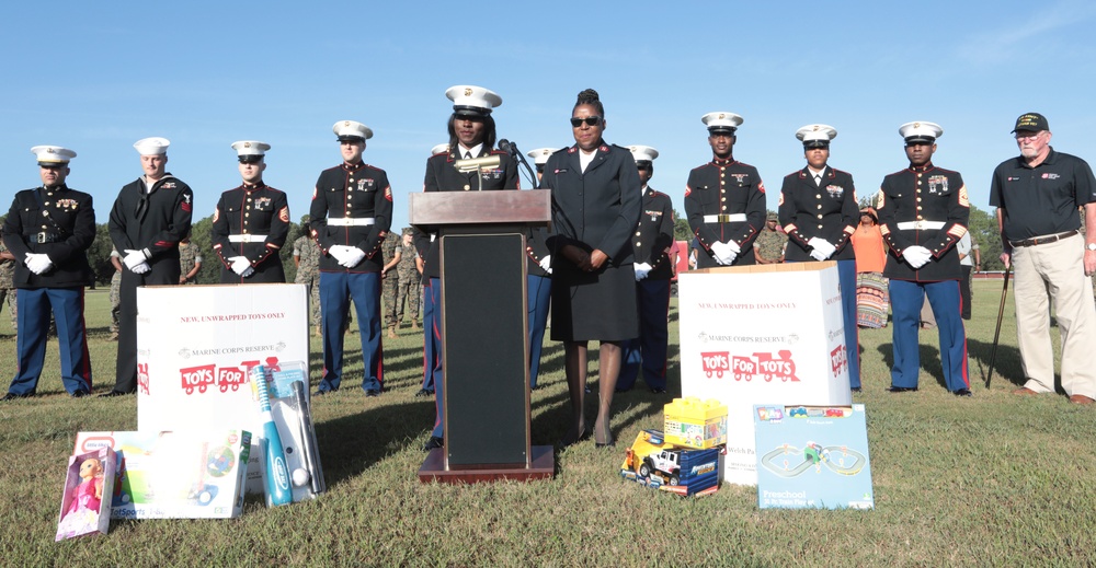 MCLBA reservists kick off Toys for Tots campaign