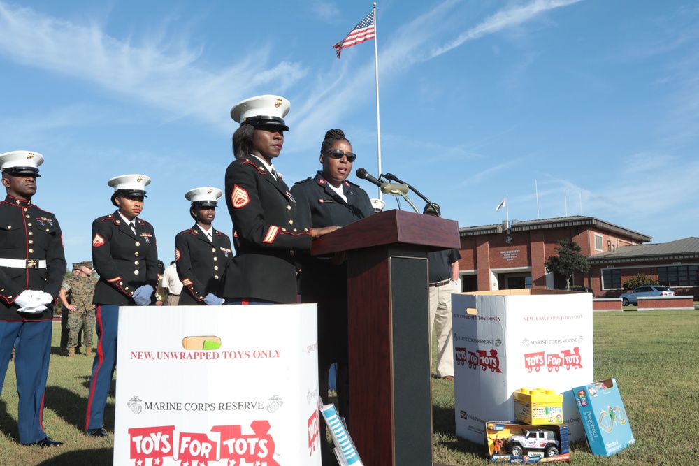 MCLBA reservists kick off Toys for Tots campaign