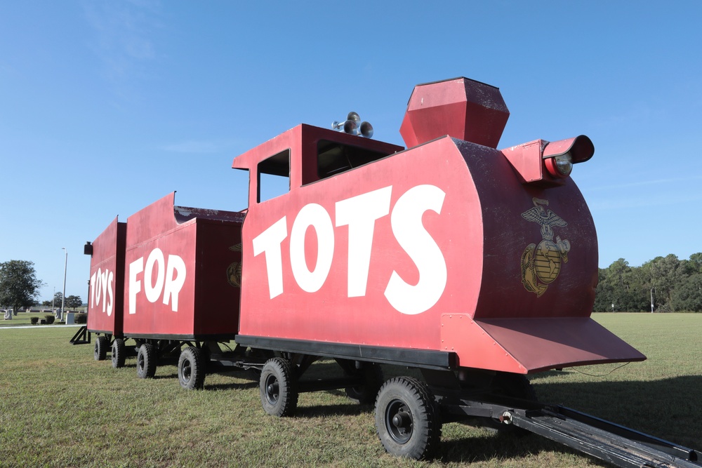 MCLBA reservists kick off Toys for Tots campaign