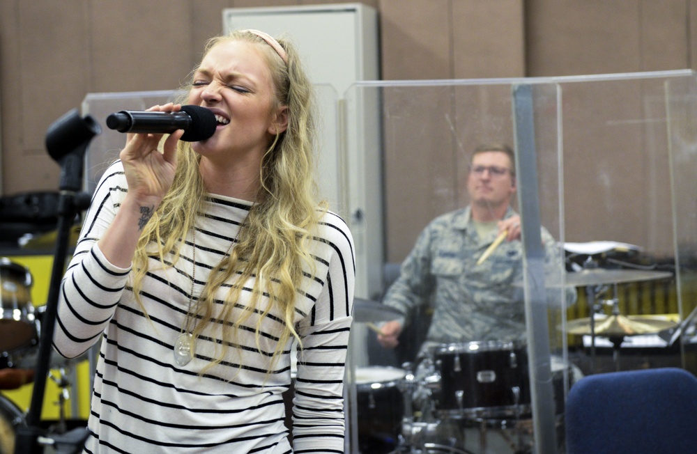 Alexis Gomez visits Wright-Patterson AFB
