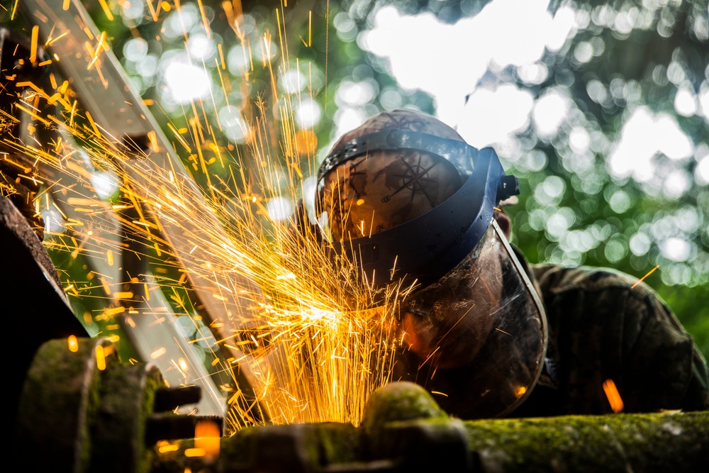 SPMAGTF-SC Marines repair water pipe in Trujillo, Honduras