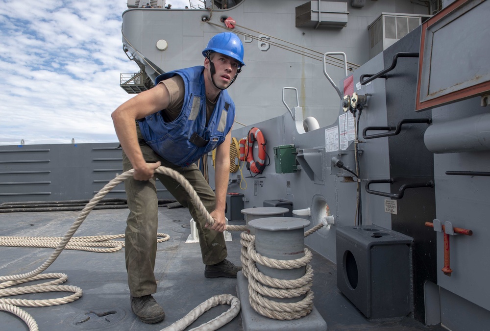 DVIDS - Images - BMU 1 and ACU 1 conduct well deck operations aboard ...