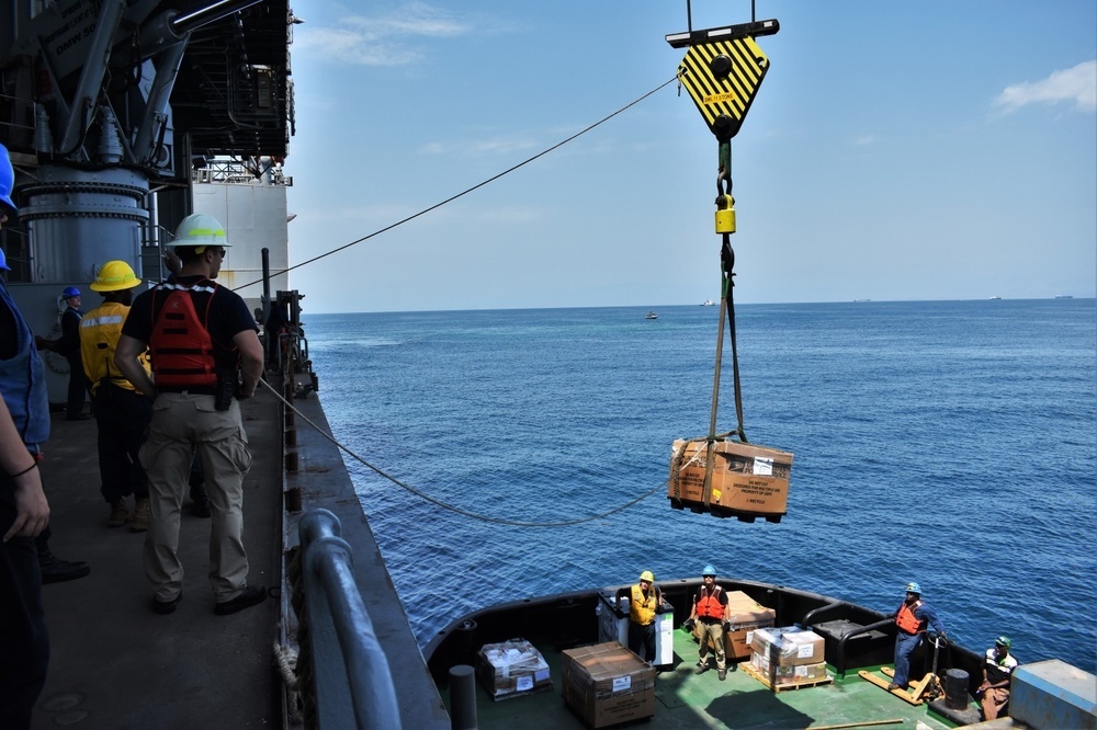 USS Puller conducts Tugboat / Crane Ops