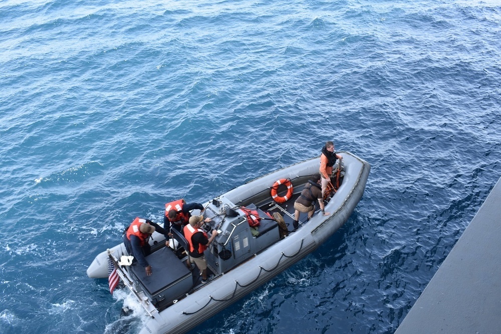 USS Puller Conducts Small Boat Training and Swim Call