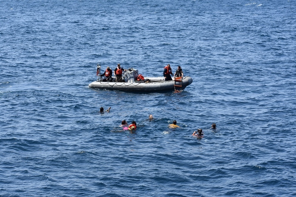 USS Puller Conducts Small Boat Training and Swim Call