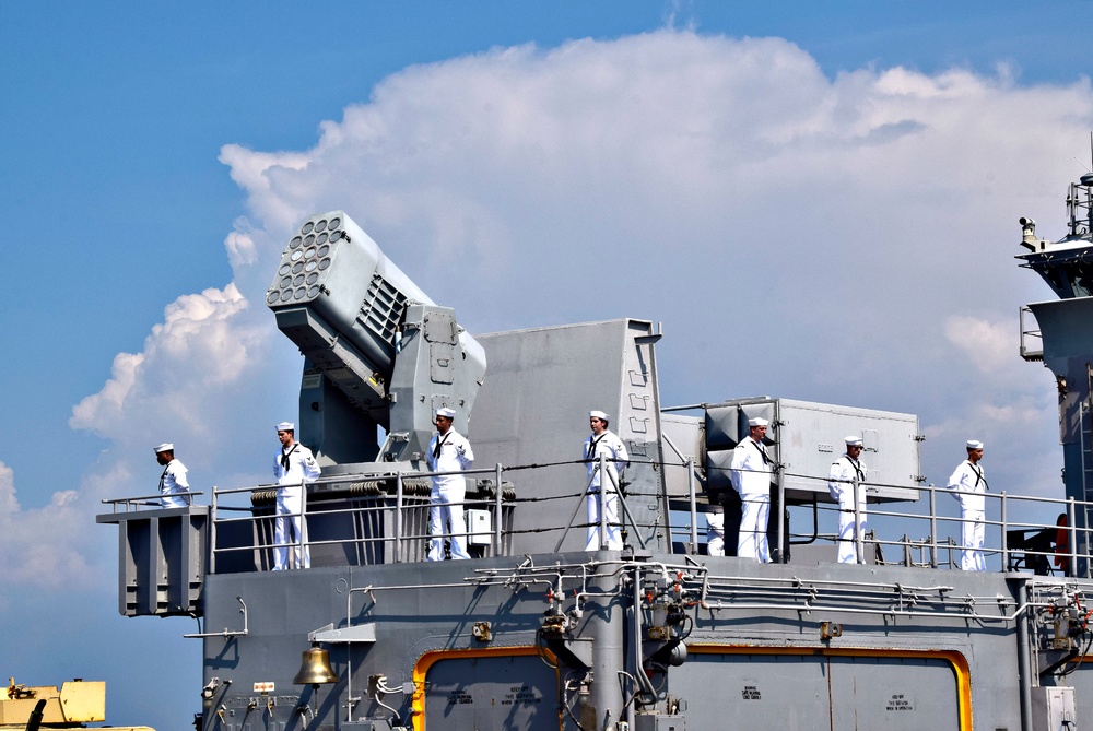 USS Wasp Arrives in Sinpapore