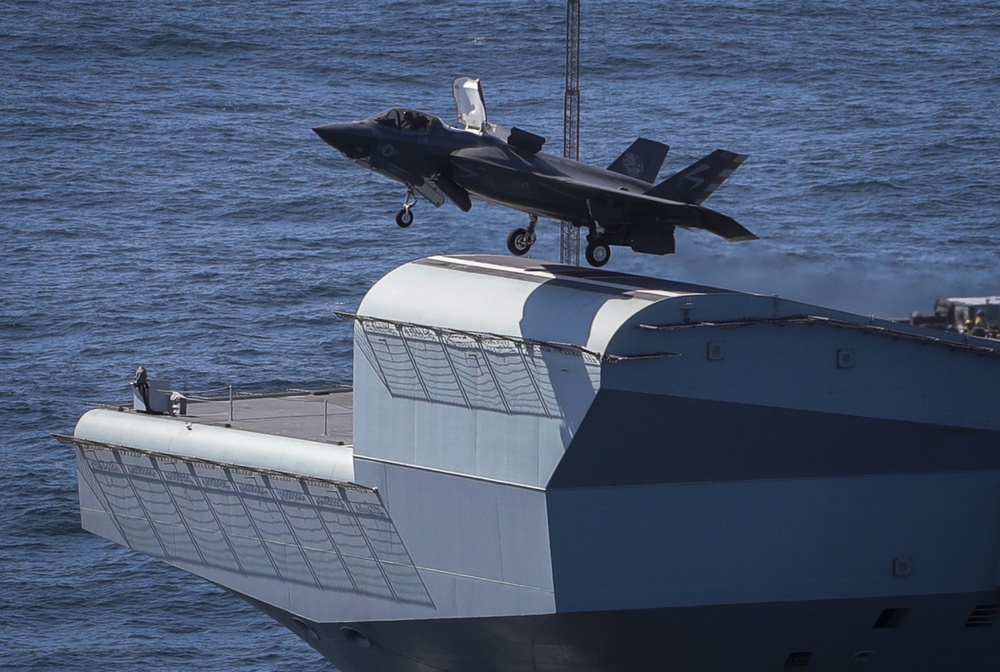 Fighter jets join forces with British aircraft carrier to make history