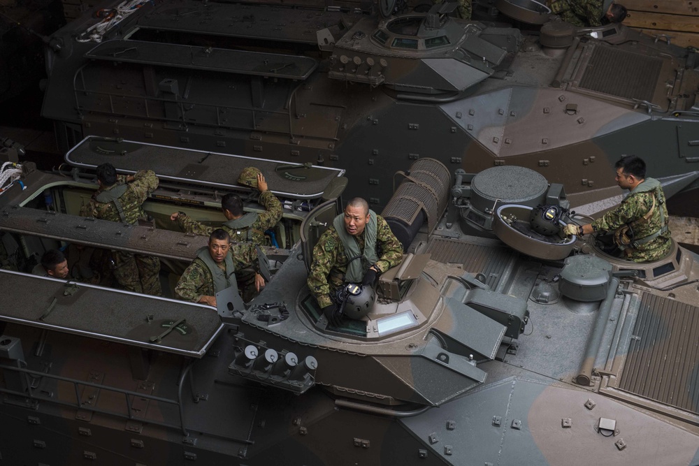 Ashland conducts AAV Operations with Japan Ground Self Defense Force during KAMANDAG 2