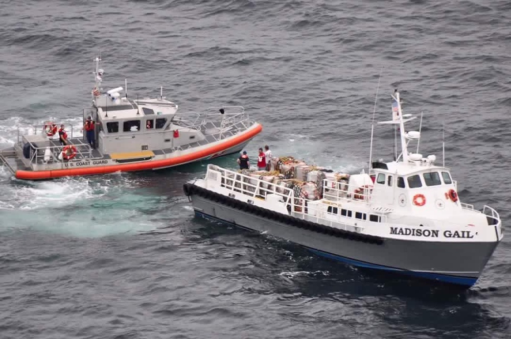 Coast Guard Station Pascagoula crew members conduct search and rescue case